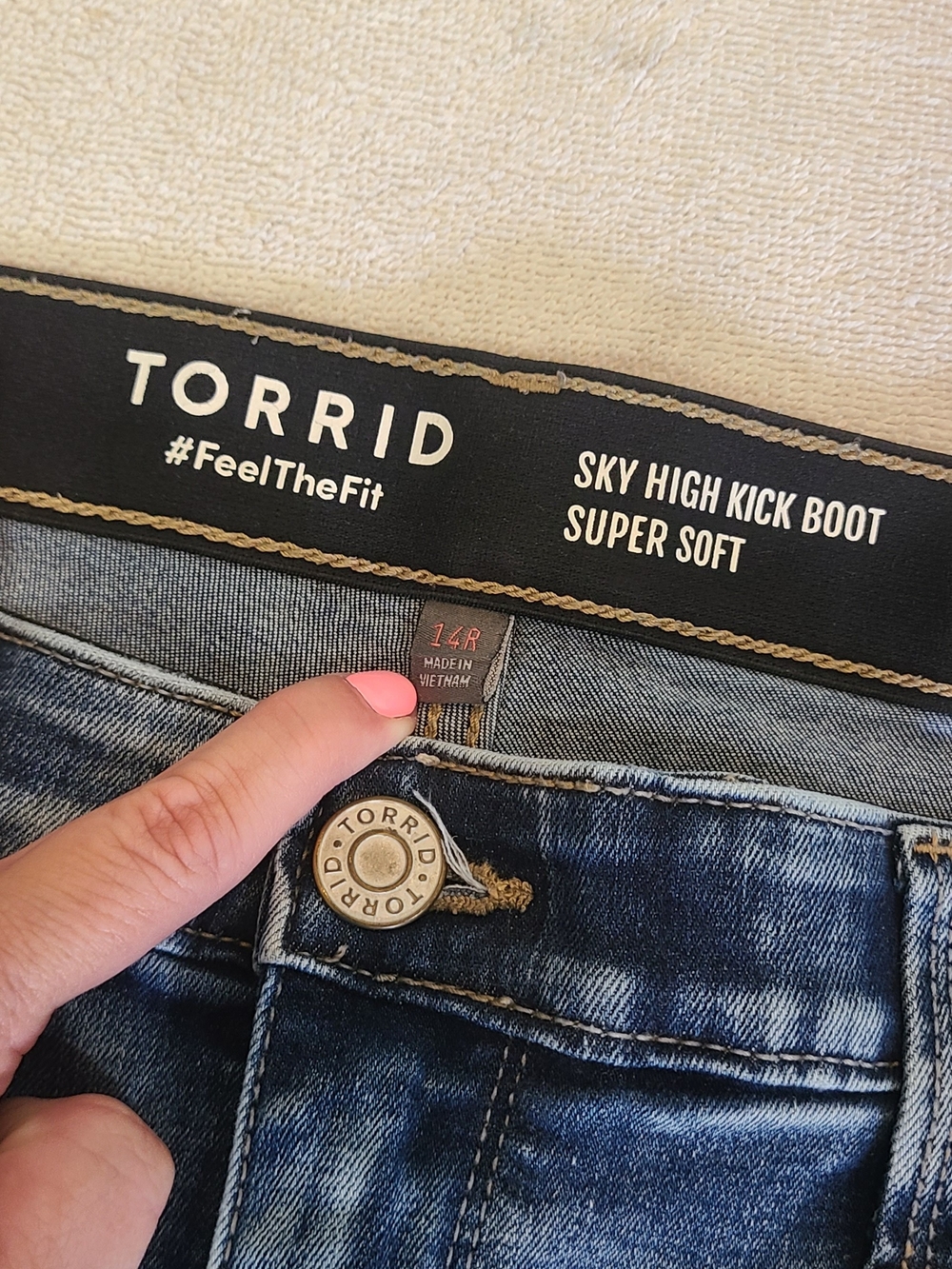 💎Torrid Sky High Kick Boot Jeans Super Soft, Size 14R💎